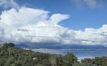 La photo du jour : lointaine Ajaccio