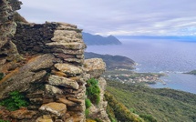 A màghjina :  Un vèchju riparu per e capre