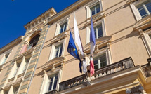 Les drapeaux en berne dès mercredi en Corse pour rendre hommage au pape François