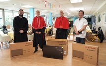 Ajaccio : la Confrérie Saint Jean-Baptiste offre trois télévisions à l’hôpital Eugénie