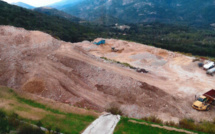 Vicu : Le collectif Pa un Pumonte pulitu lève le siège mais…