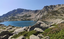 A màghjina :  lavu di Bastani, specchiu di u Renosu