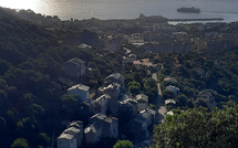 A màghjina :  Luce d’alba nantu à Casevecchie