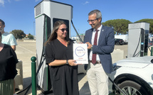 HOLCAR équipe, désormais, les aéroports corses en bornes de recharge rapide