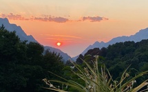 A màghjina -  Tramontu maestosu in Portu