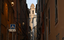 A màghjina - Stretta di u Vechju Bastia à a prima mattina