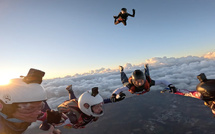 À Ghisonaccia, les parachutistes se mobilisent pour Octobre Rose