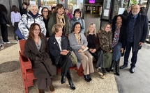 Biguglia - Un banc rouge contre toutes les formes de violences installé par les collégiens