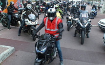 Les motards en colère manifestent dans les rues de Bastia