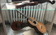 Bastia - Les instruments de musique personnels de Simon Vinciguerra exposés à U Vechju Liceu