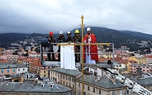 Une nouvelle croix trône au clocher de Notre-Dame-de-Lourdes à Bastia