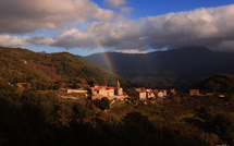 A màghjina - Mela di Tallà sottu à l'arcubalenu
