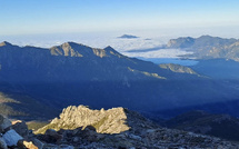 A màghjina - Aiacciu sott’à u mare di nivuli