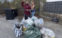 En Corse, un couple de Lyonnais relève des défis mêlant ramassage de déchets et aide aux agriculteurs