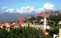 À Piana, Aline Castellani et son équipe retrouvent la mairie