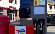 Carburant : tensions persistantes en Corse, l’État annonce des aides et appelle à la responsabilité