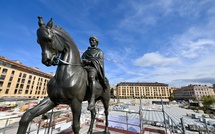 Ajaccio : Fidèle à l’esprit de Viollet-le-Duc, la statue de Napoléon et ses frères retrouve son regard vers la mer