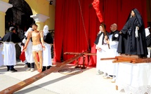 Vendredi saint : A Corte, le Christ est mis en croix !