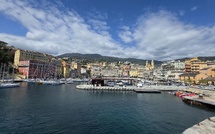 A màghjina - Bastia : luci è culori nant’à u vechju portu