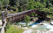 Corte - La passerelle de Chjarasgiolu, dans la Restonica, fermée au public