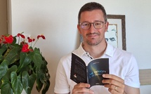 « Au revers de la lumière » : Un voyage poétique et philosophique de Roland Frias