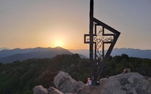 A màghjina - L'alba nant'à u Monte Aragnascu