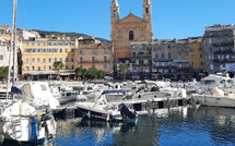 A màghjina - San Ghjuvà si specchia in u Vechju Portu di Bastia