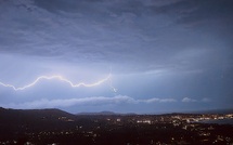 EN IMAGES - Ciel d'orage sur Calvi