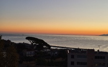 A màghjina - E coste taliane in l’alba serena
