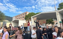 Bastia – 200 élèves mènent un mouvement de grogne devant le lycée Giocante-de-Casabianca