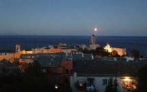 A luna splende sopra Bastia…