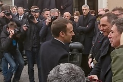 Macron 1