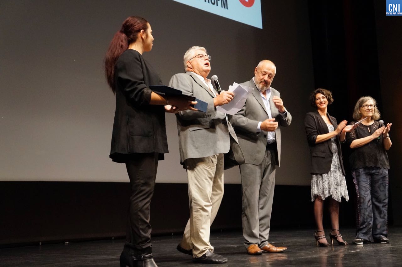 Dominique Landron et Franck Lidon remettent le prix RCFM