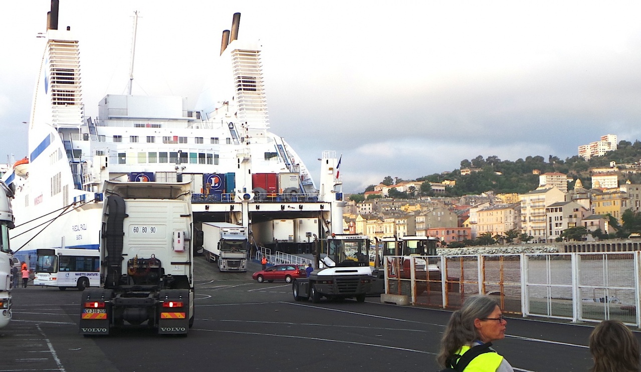 Contrôles port Bastia