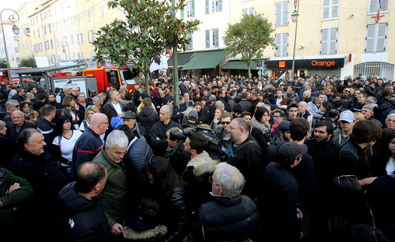 agression pompiers ajaccio--008
