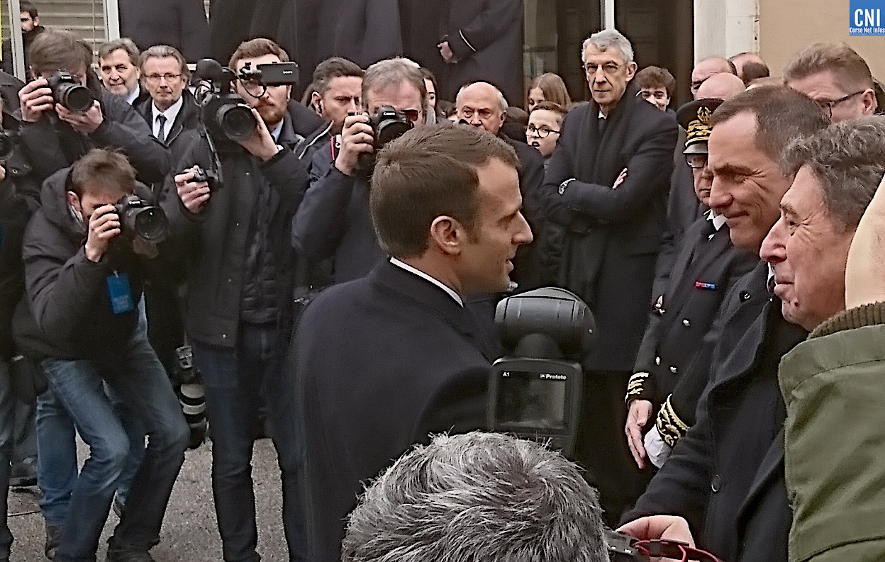 Macron 1