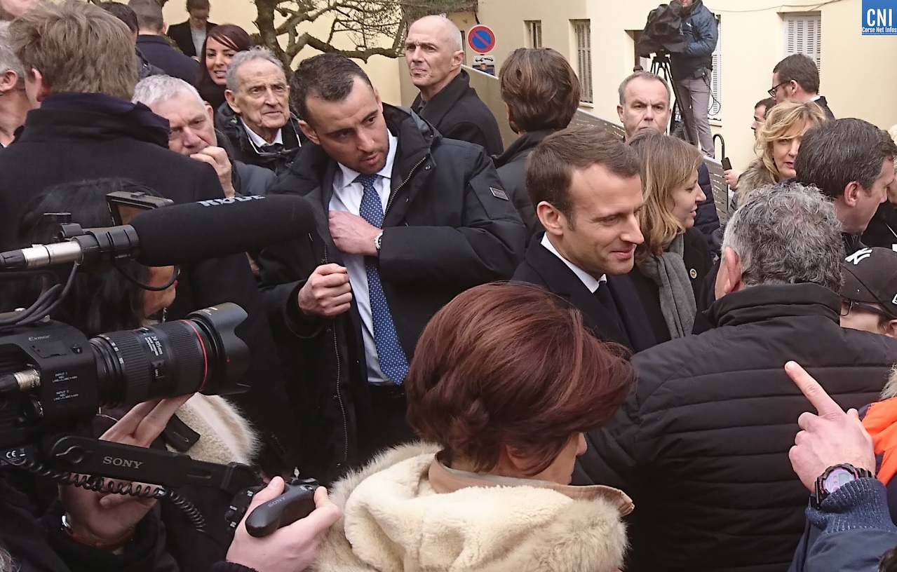 Macron 1